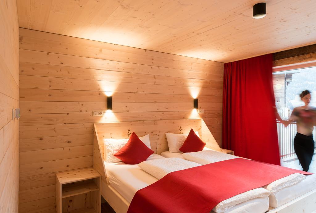 Alfenalm - Ferienwohnungen am Berg - Giatla Haus Innervillgraten Zimmer foto