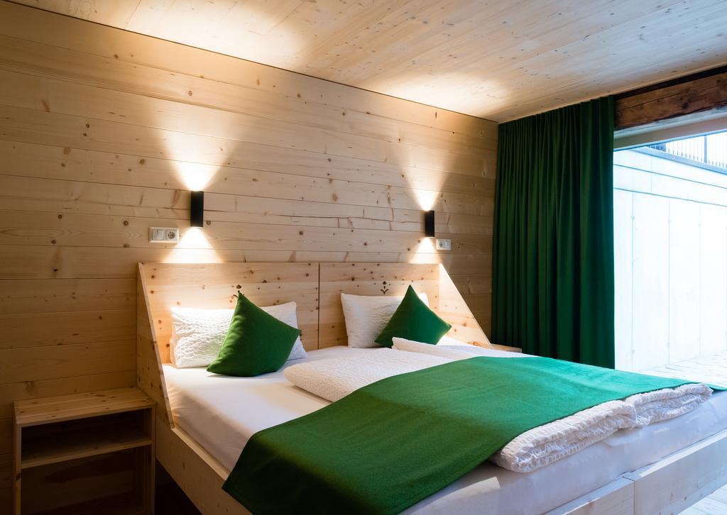 Alfenalm - Ferienwohnungen am Berg - Giatla Haus Innervillgraten Zimmer foto